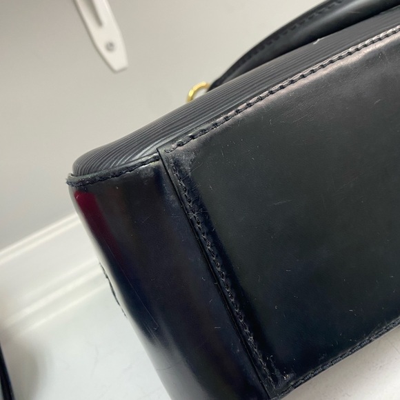 Vintage Louis Vuitton Jasmine Black Epi Leather - Picture 5 of 16